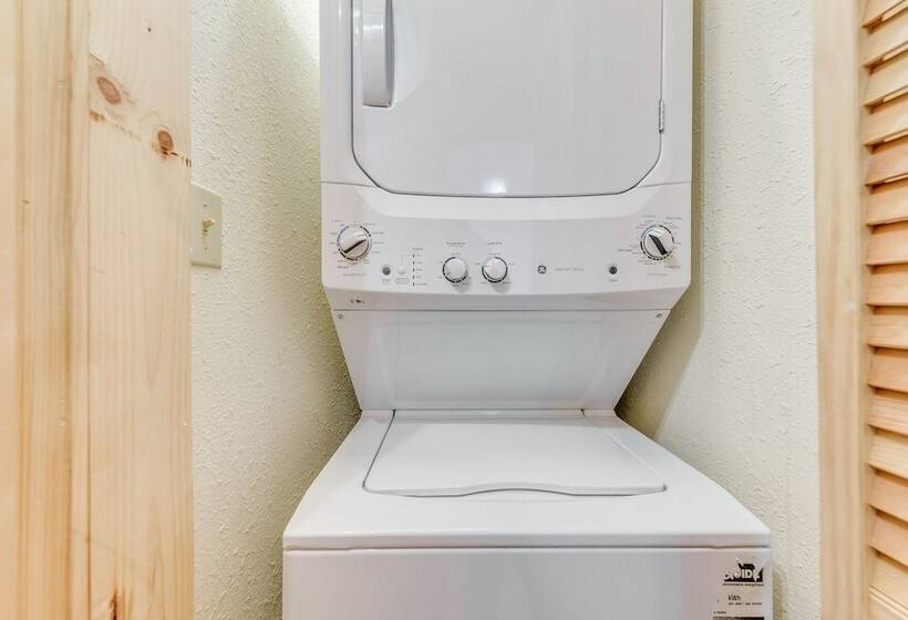 Cloudcroft Mountain Retreat ~ 5 Mi To Skiing!