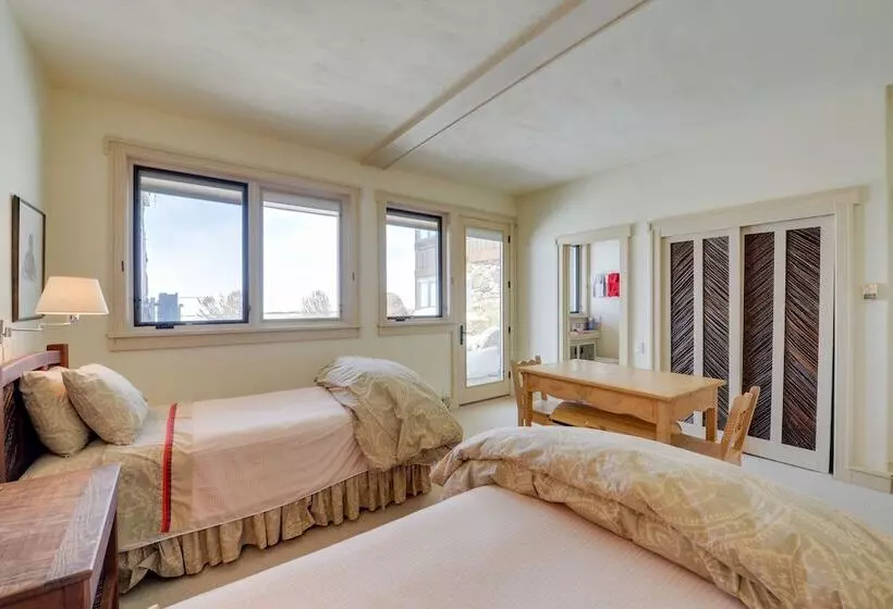 Cora Home W/ Mountain Views   Fishing On Site!