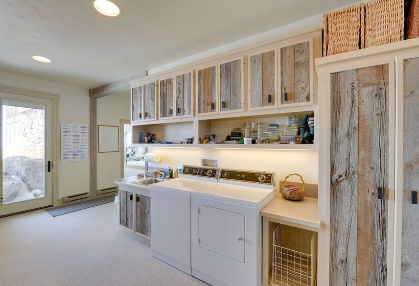 Cora Home W/ Mountain Views   Fishing On Site!