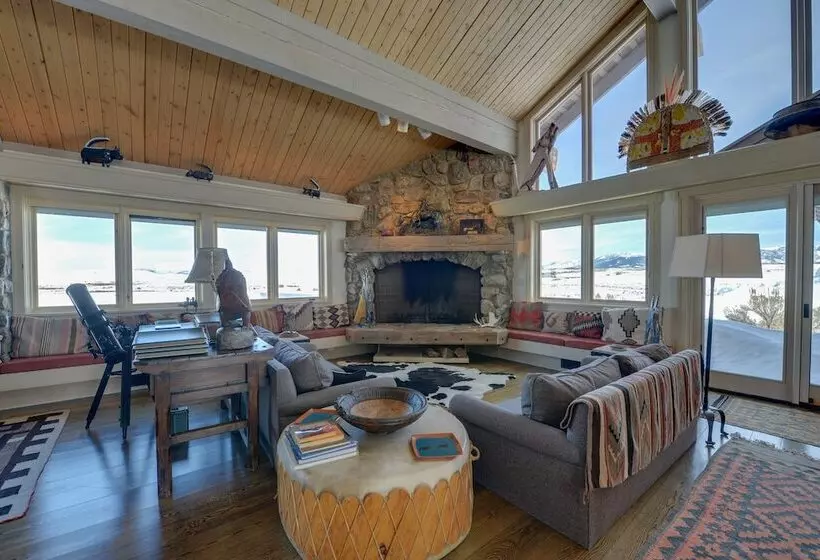 Cora Home W/ Mountain Views   Fishing On Site!