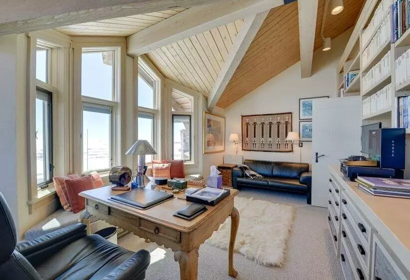 Cora Home W/ Mountain Views   Fishing On Site!