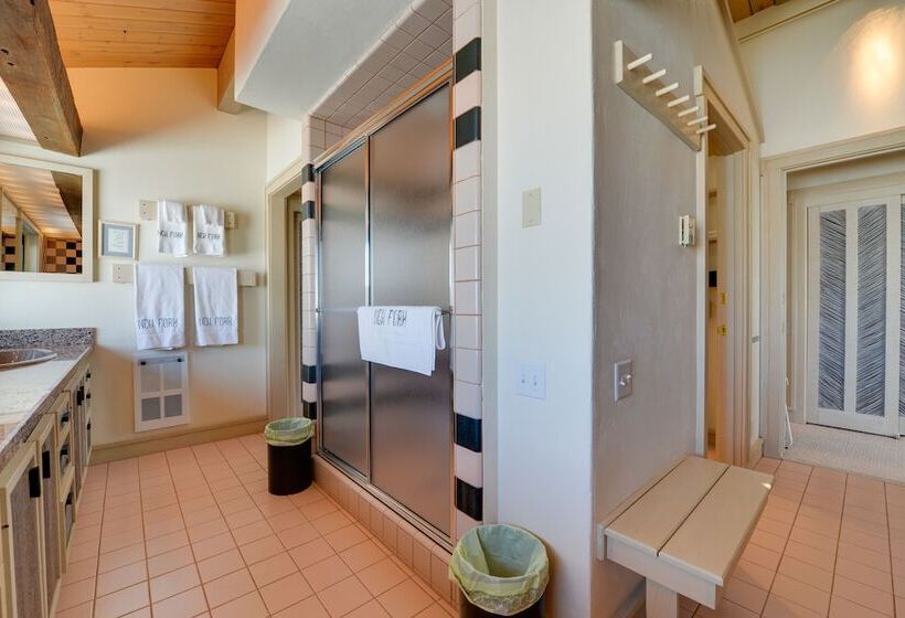 Cora Home W/ Mountain Views   Fishing On Site!