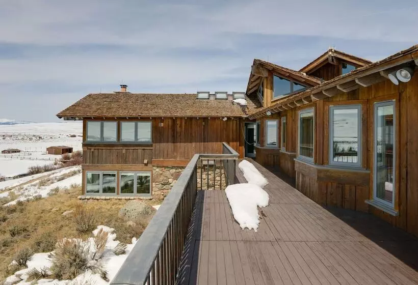 Cora Home W/ Mountain Views   Fishing On Site!