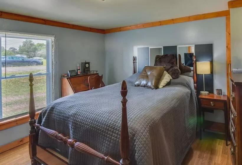 Cozy Cabin Near Lake Hartwell & Clemson University