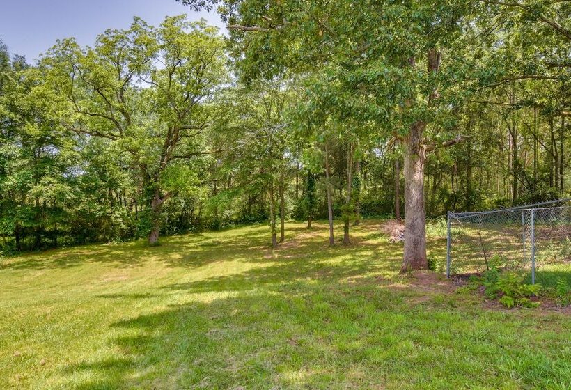 Cozy Cabin Near Lake Hartwell & Clemson University