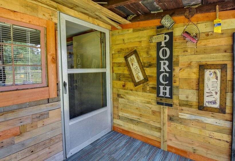 Cozy Cabin Near Lake Hartwell & Clemson University