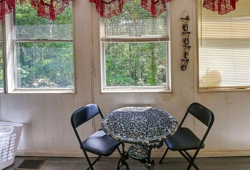 Cozy Country Cabin 4 Mi To Cave Run Lake!