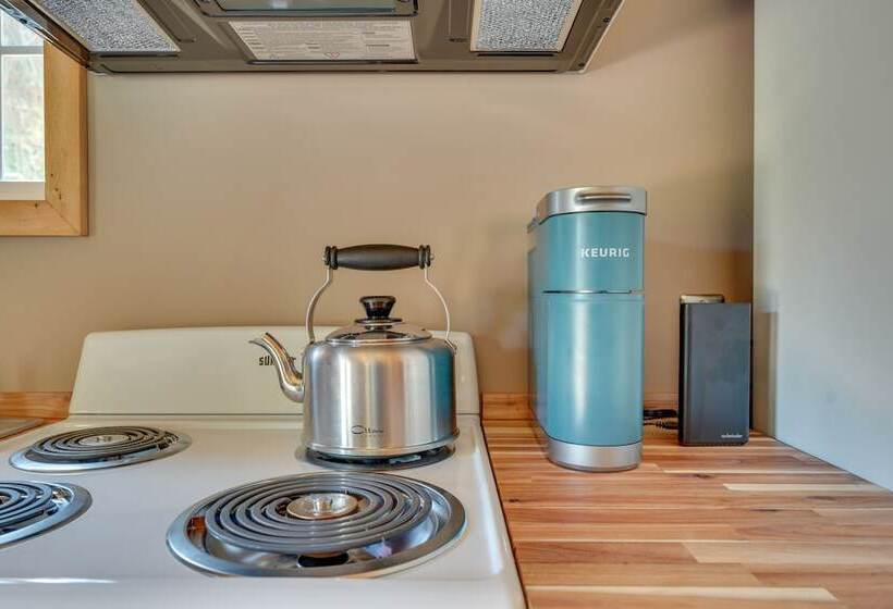 Cozy Ellicottville Cabin W/ Water Views Near Ski