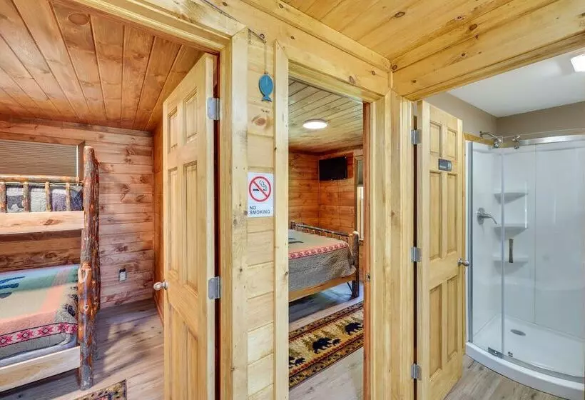 Cozy Ellicottville Cabin W/ Water Views   Near Ski