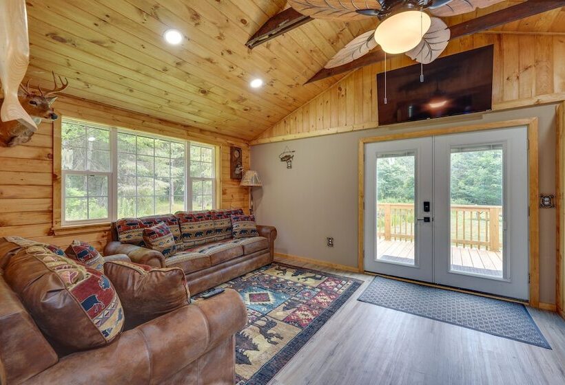 Cozy Ellicottville Cabin W/ Water Views Near Ski