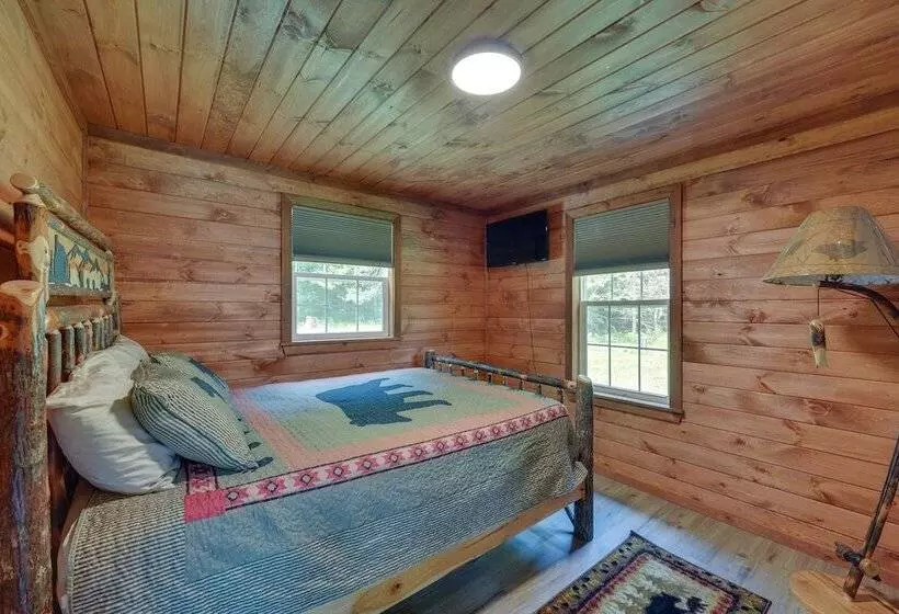Cozy Ellicottville Cabin W/ Water Views   Near Ski