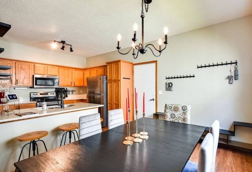 Cozy Iowa City Home ~ 2 Mi To Kinnick Stadium!