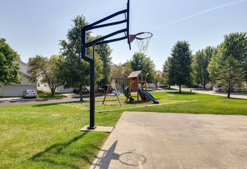 Cozy Iowa City Home ~ 2 Mi To Kinnick Stadium!