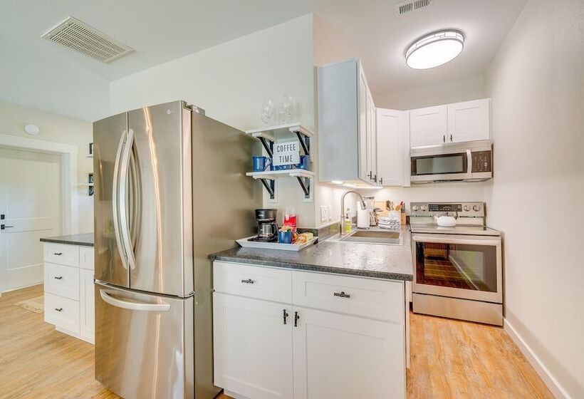 Cozy Ocala Retreat W/ Pool, Screened Lanai!