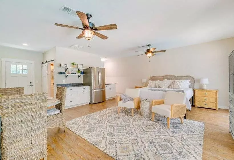 Cozy Ocala Retreat W/ Pool, Screened Lanai!