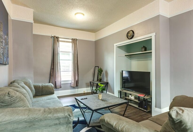 Cozy Ohio Retreat W/ Fire Pit & Charcoal Grill!