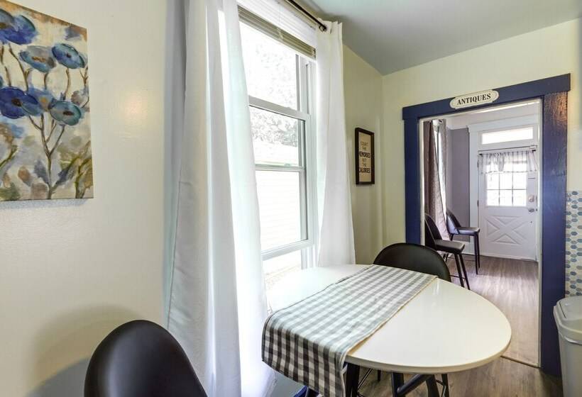 Cozy Ohio Retreat W/ Fire Pit & Charcoal Grill!