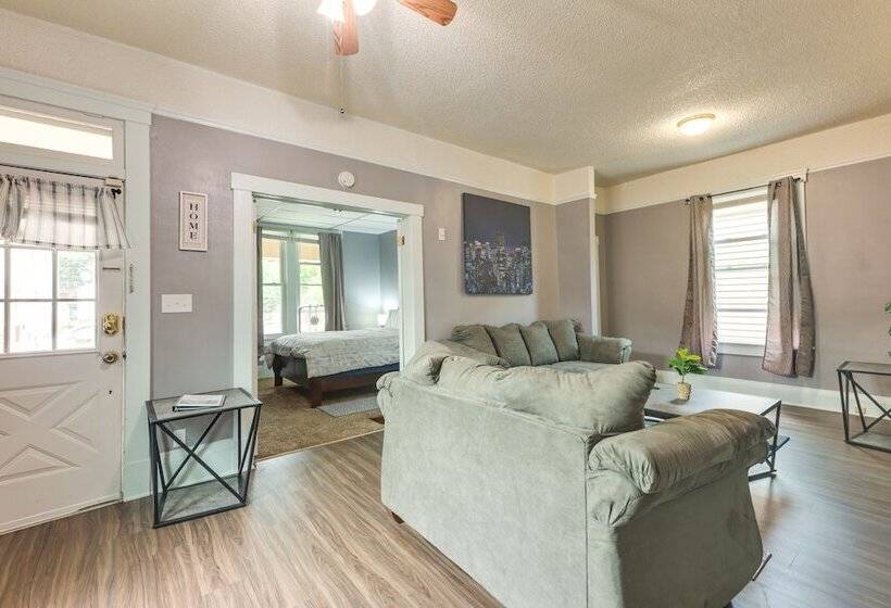 Cozy Ohio Retreat W/ Fire Pit & Charcoal Grill!