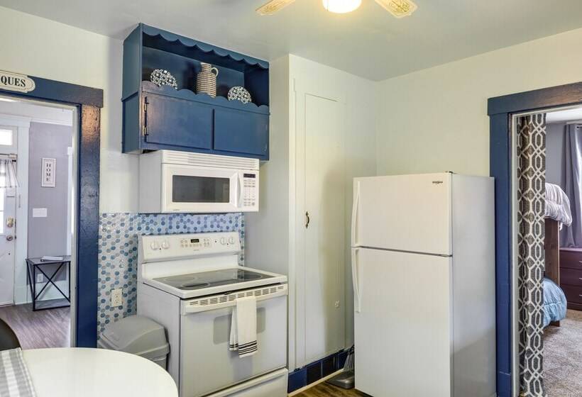 Cozy Ohio Retreat W/ Fire Pit & Charcoal Grill!