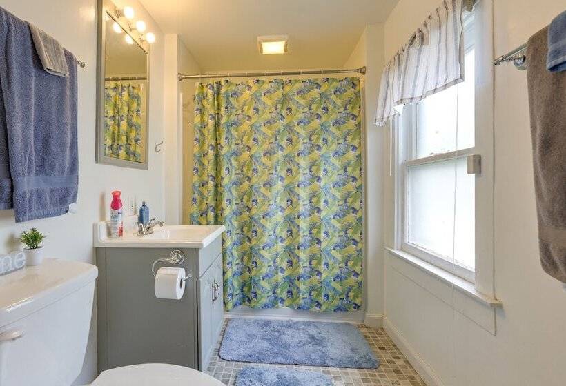 Cozy Ohio Retreat W/ Fire Pit & Charcoal Grill!