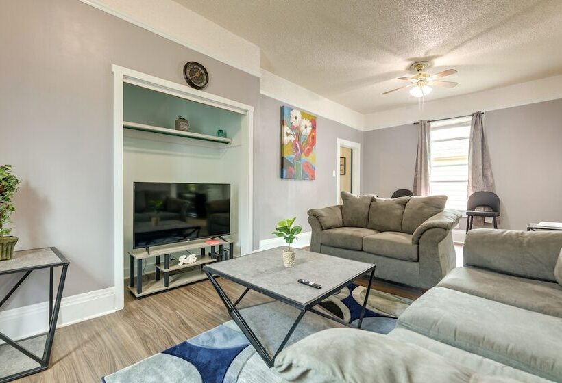 Cozy Ohio Retreat W/ Fire Pit & Charcoal Grill!