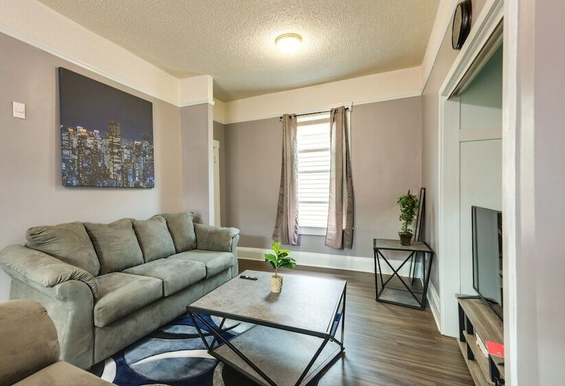 Cozy Ohio Retreat W/ Fire Pit & Charcoal Grill!