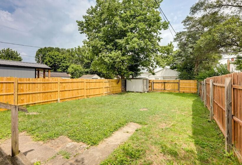 Cozy Ohio Retreat W/ Fire Pit & Charcoal Grill!