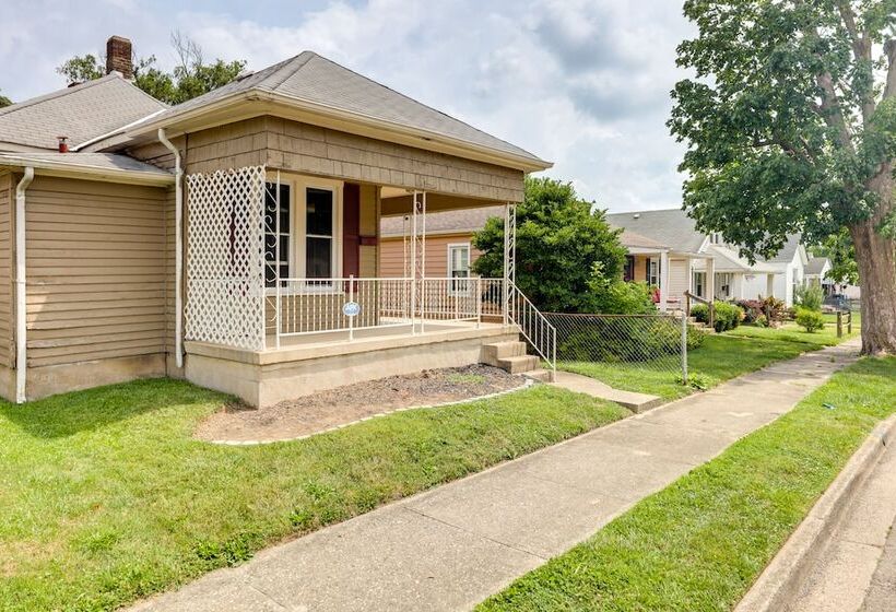Cozy Ohio Retreat W/ Fire Pit & Charcoal Grill!