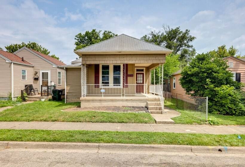 Cozy Ohio Retreat W/ Fire Pit & Charcoal Grill!
