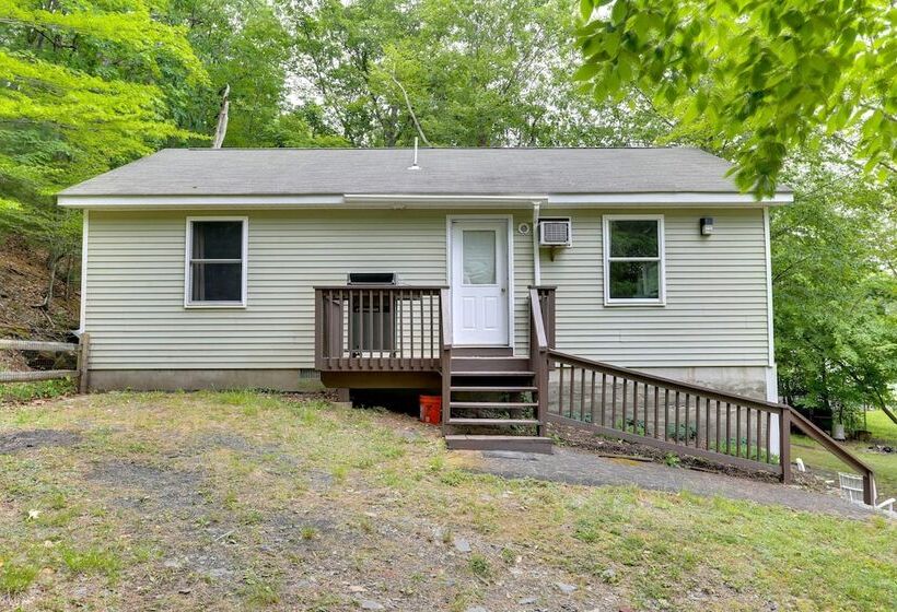 Cozy Dingmans Ferry Home W/ Grill, Near Waterfalls