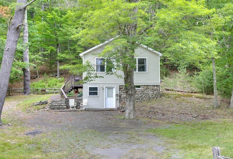 Cozy Dingmans Ferry Home W/ Grill, Near Waterfalls