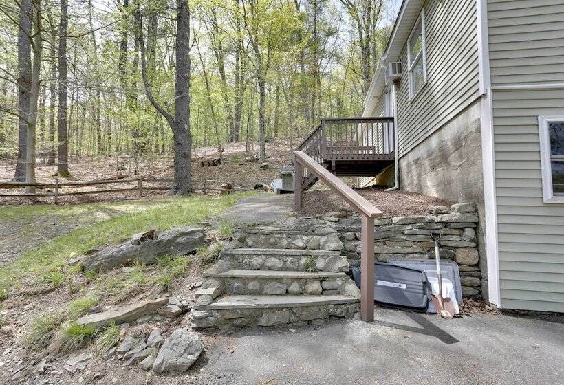 Cozy Dingmans Ferry Home W/ Grill, Near Waterfalls