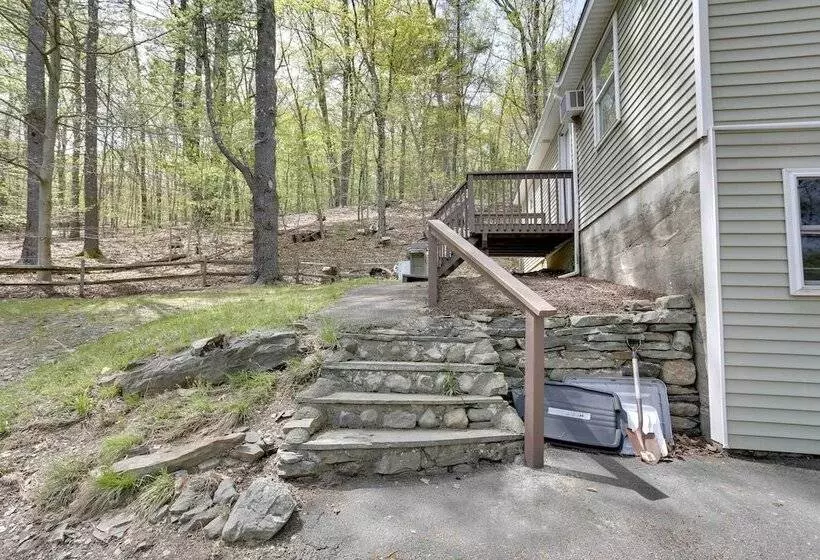 Cozy Dingmans Ferry Home W/ Grill, Near Waterfalls