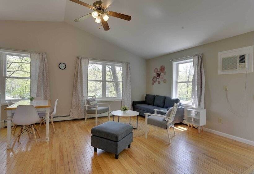 Cozy Dingmans Ferry Home W/ Grill, Near Waterfalls