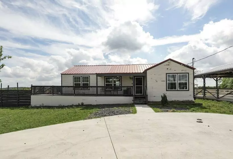 Modern Del Valle Vacation Rental W/ Deck & Views!
