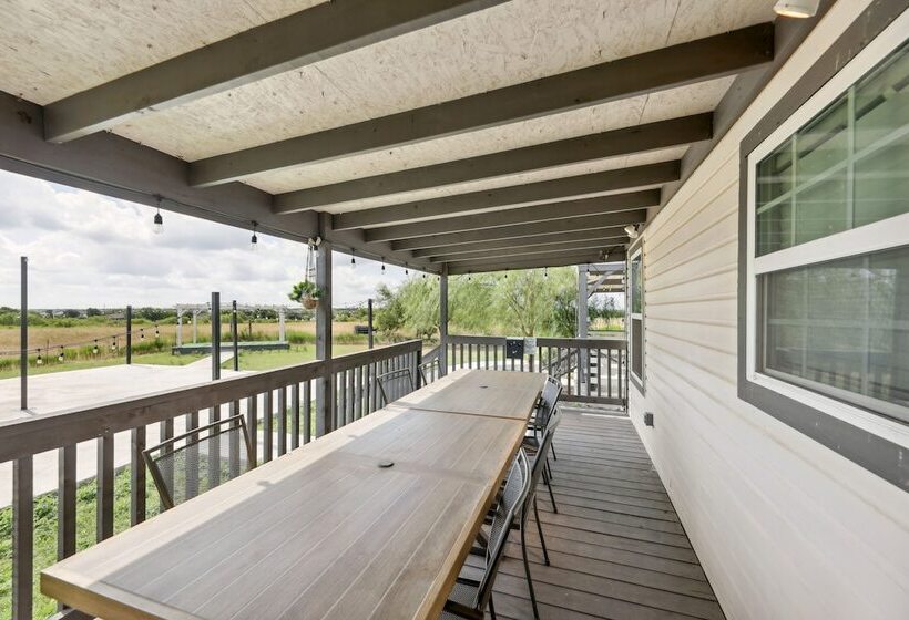 Modern Del Valle Vacation Rental W/ Deck & Views!