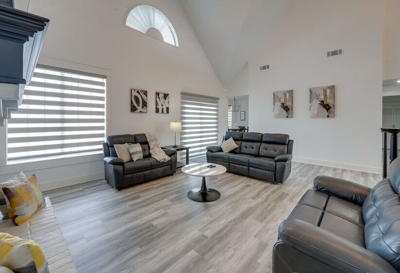 Expansive Pilot Point Home W/ Fireplace!