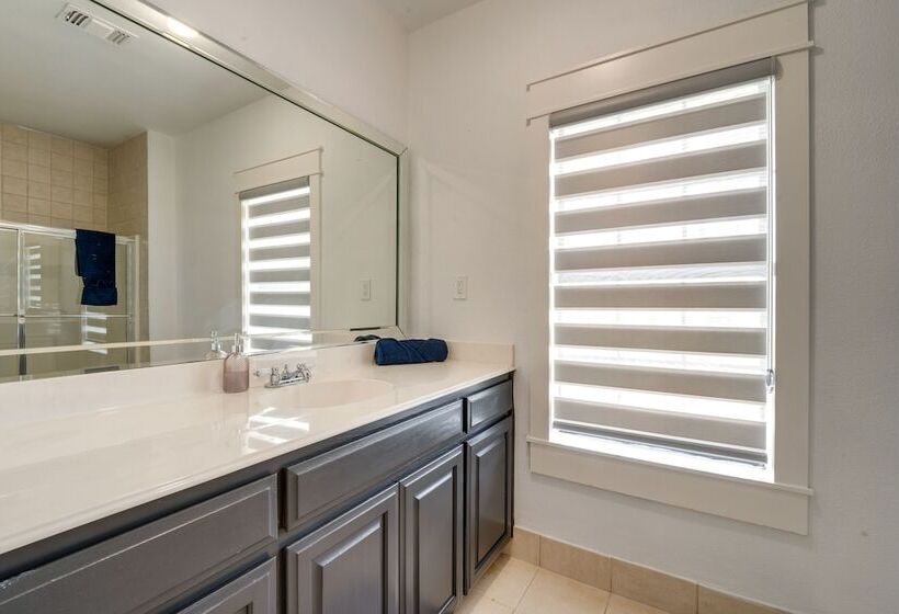 Expansive Pilot Point Home W/ Fireplace!