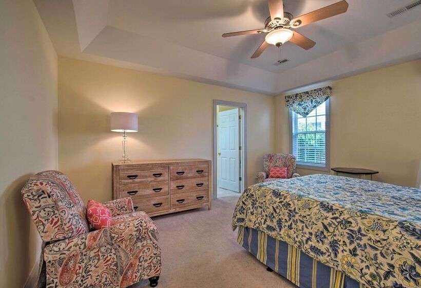 Homey Southport Retreat ~ 8 Mi To Downtown!
