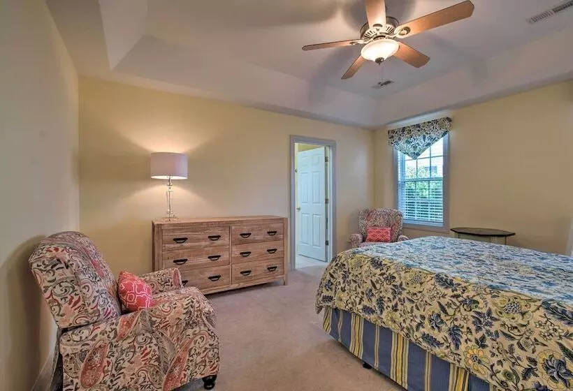 Homey Southport Retreat ~ 8 Mi To Downtown!