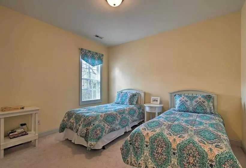 Homey Southport Retreat ~ 8 Mi To Downtown!