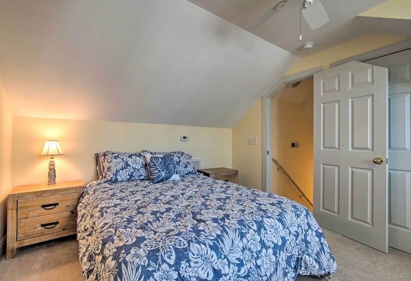 Homey Southport Retreat ~ 8 Mi To Downtown!