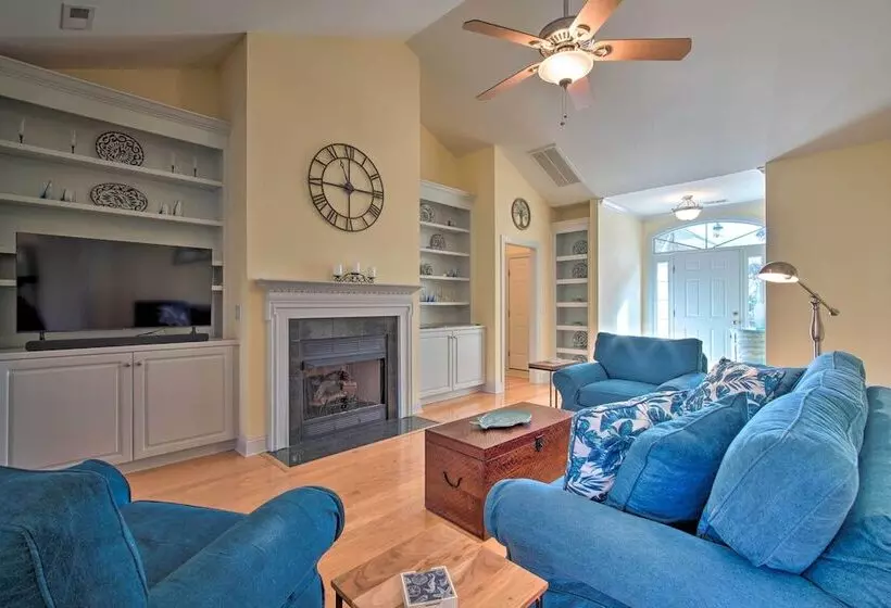 Homey Southport Retreat ~ 8 Mi To Downtown!