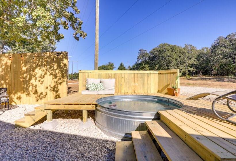 Horse Friendly Weatherford Oasis W/ Splash Pool