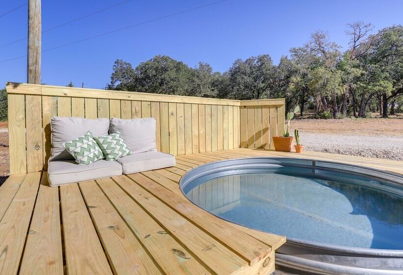 Horse Friendly Weatherford Oasis W/ Splash Pool