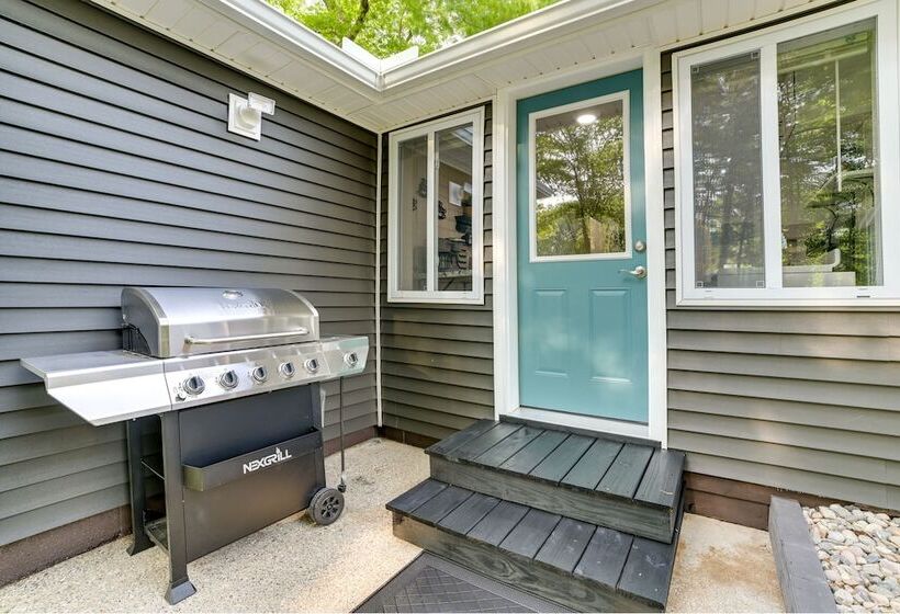 Houghton Lake Family Cottage W/ Game Room!