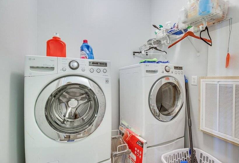 Kentucky Retreat Near Williamstown Lake!