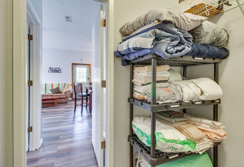 Kentucky Retreat Near Williamstown Lake!