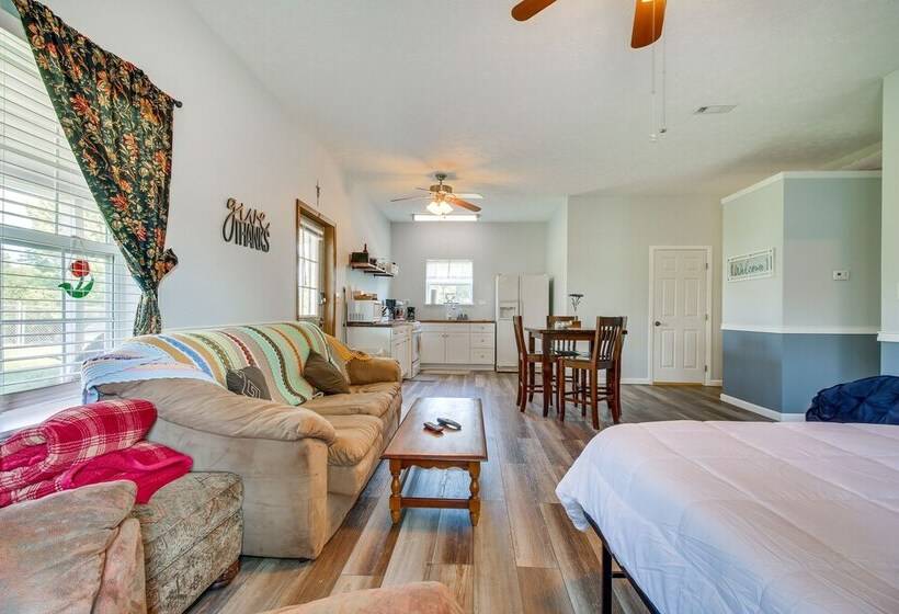 Kentucky Retreat Near Williamstown Lake!