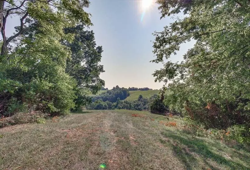 Kentucky Retreat Near Williamstown Lake!